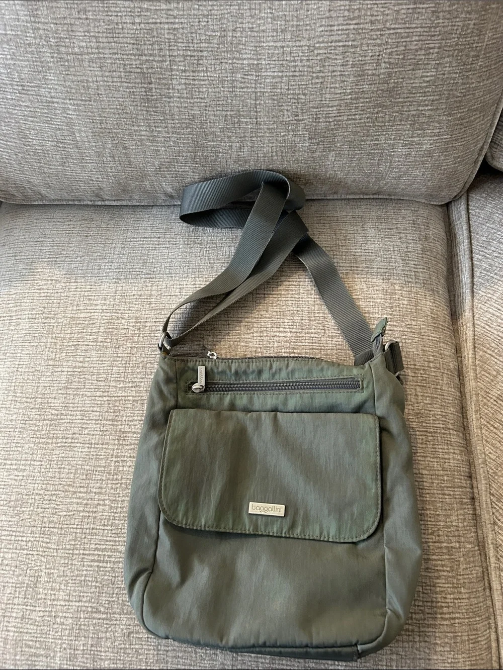 Baggalini Olive Green Crossbody Messenger Bag